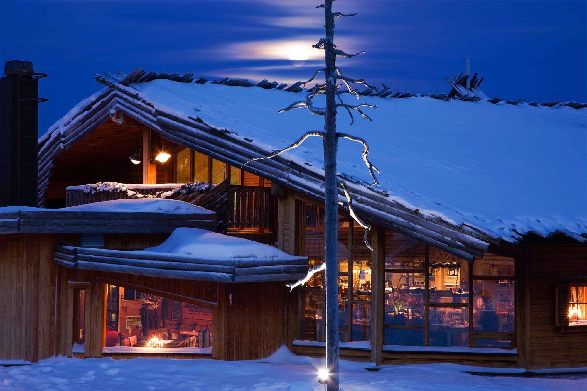 Yllaeshumina Hotel